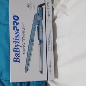 BaBylissPRONano Titanium Ionic Straightening Iron
